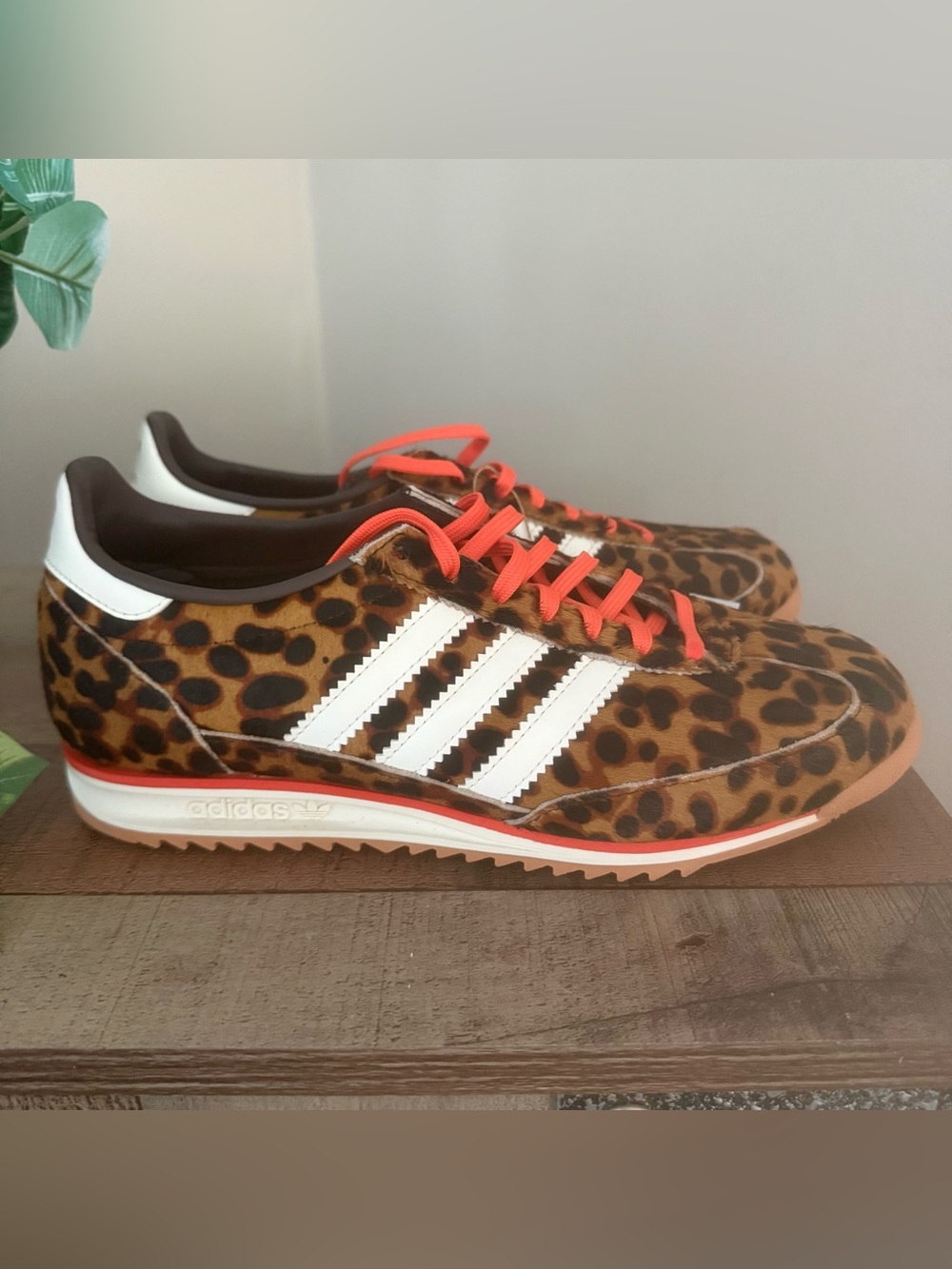 NIB Adidas SL 72